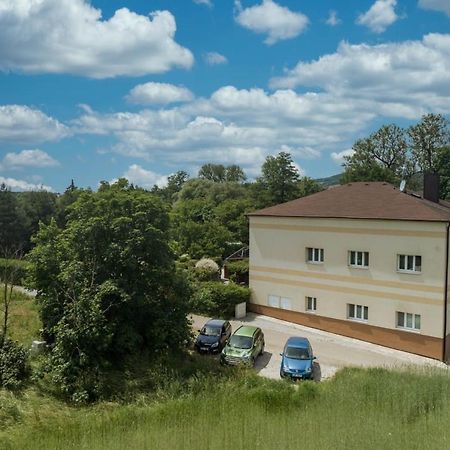 Mlynsky Ostrov Apartment 2 Zdice ภายนอก รูปภาพ